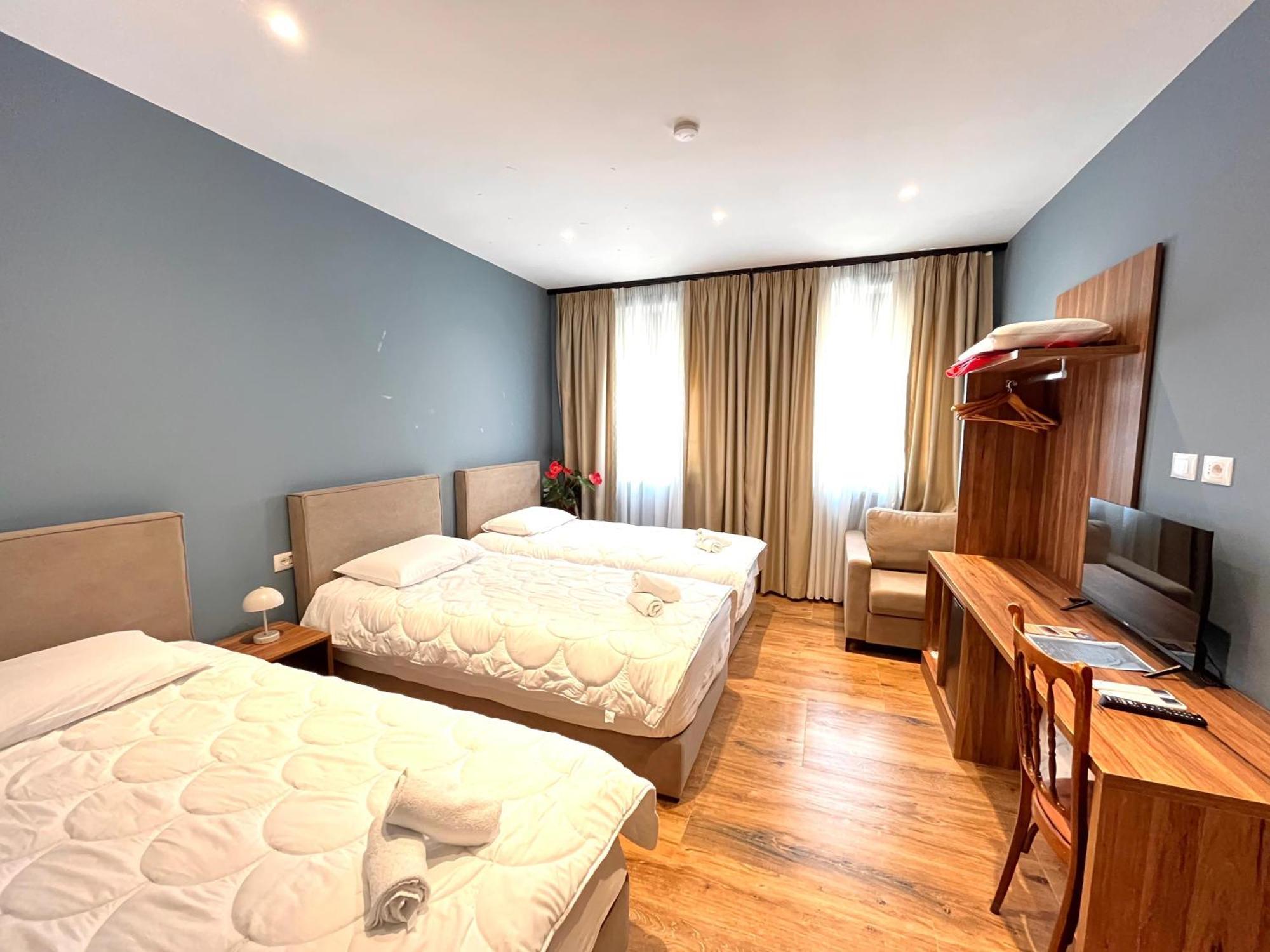 Gjuhadoli Restaurant 4* Shkodër