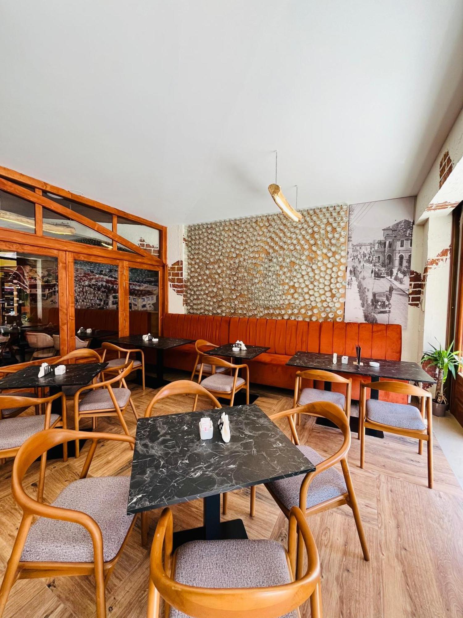 Hotel Gjuhadoli Restaurant 4*