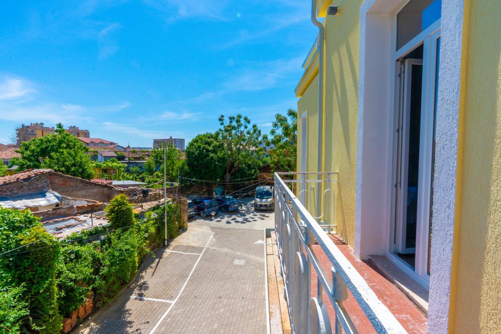 Gjuhadoli Restaurant Hotel 4*