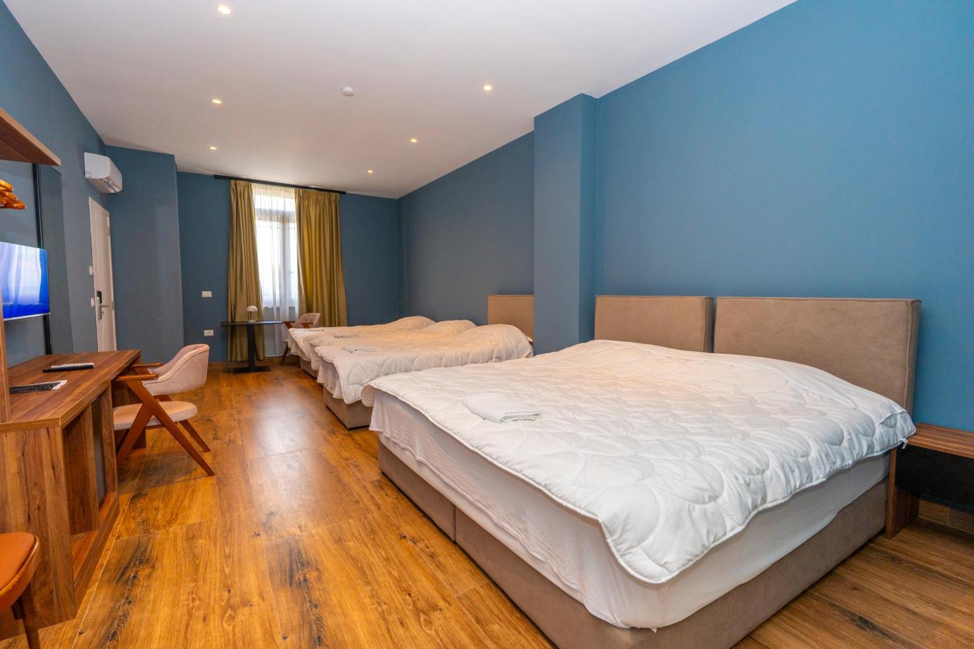 Gjuhadoli Restaurant Hotel 4*
